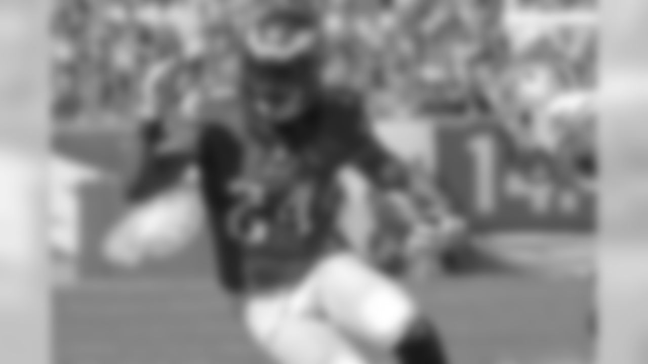 RB Ryan Mathews on the move