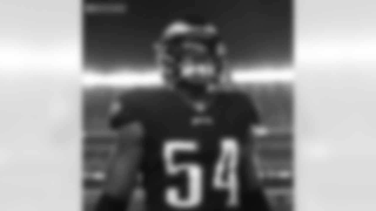 LB Shaun Bradley: "Thursday Night Football #VictoryFriday"