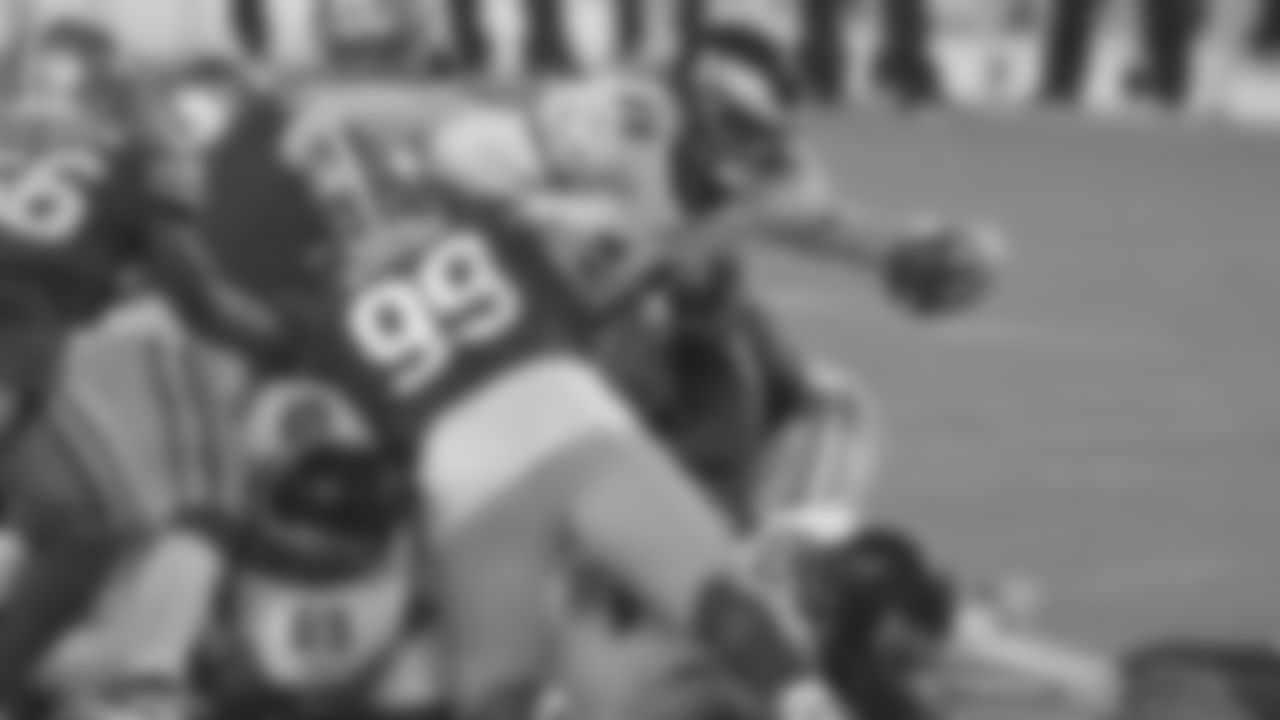 QB Carson Wentz
Philadelphia Eagles vs. San Francisco 49ers at Levi's Stadium on October 4, 2020