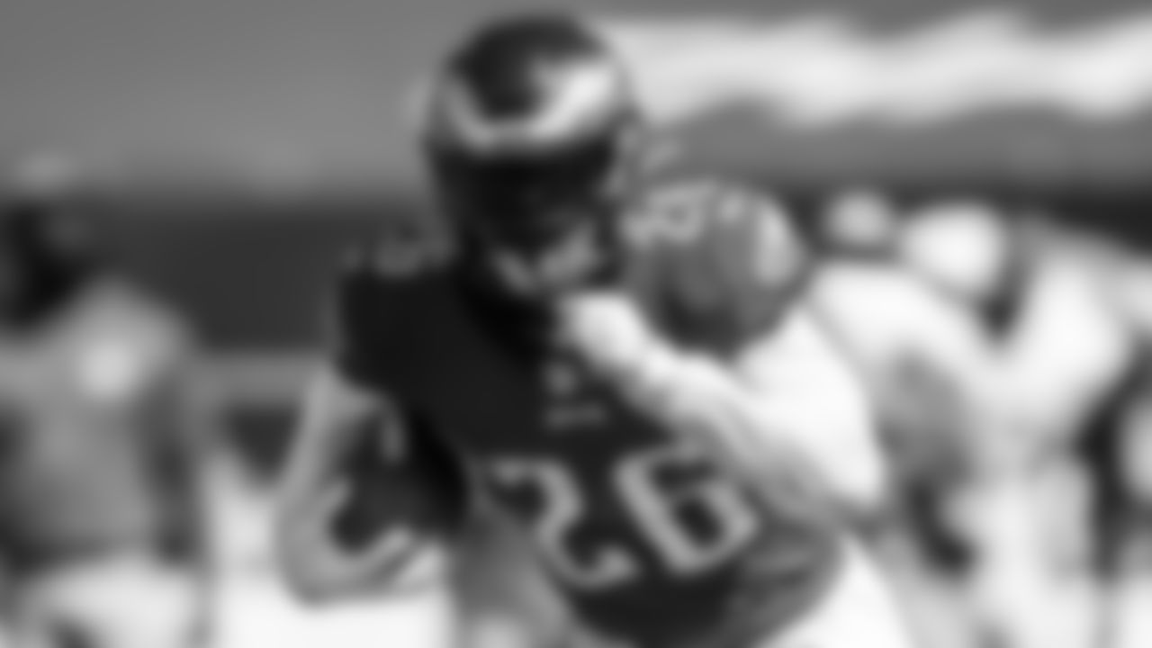 RB Miles Sanders
