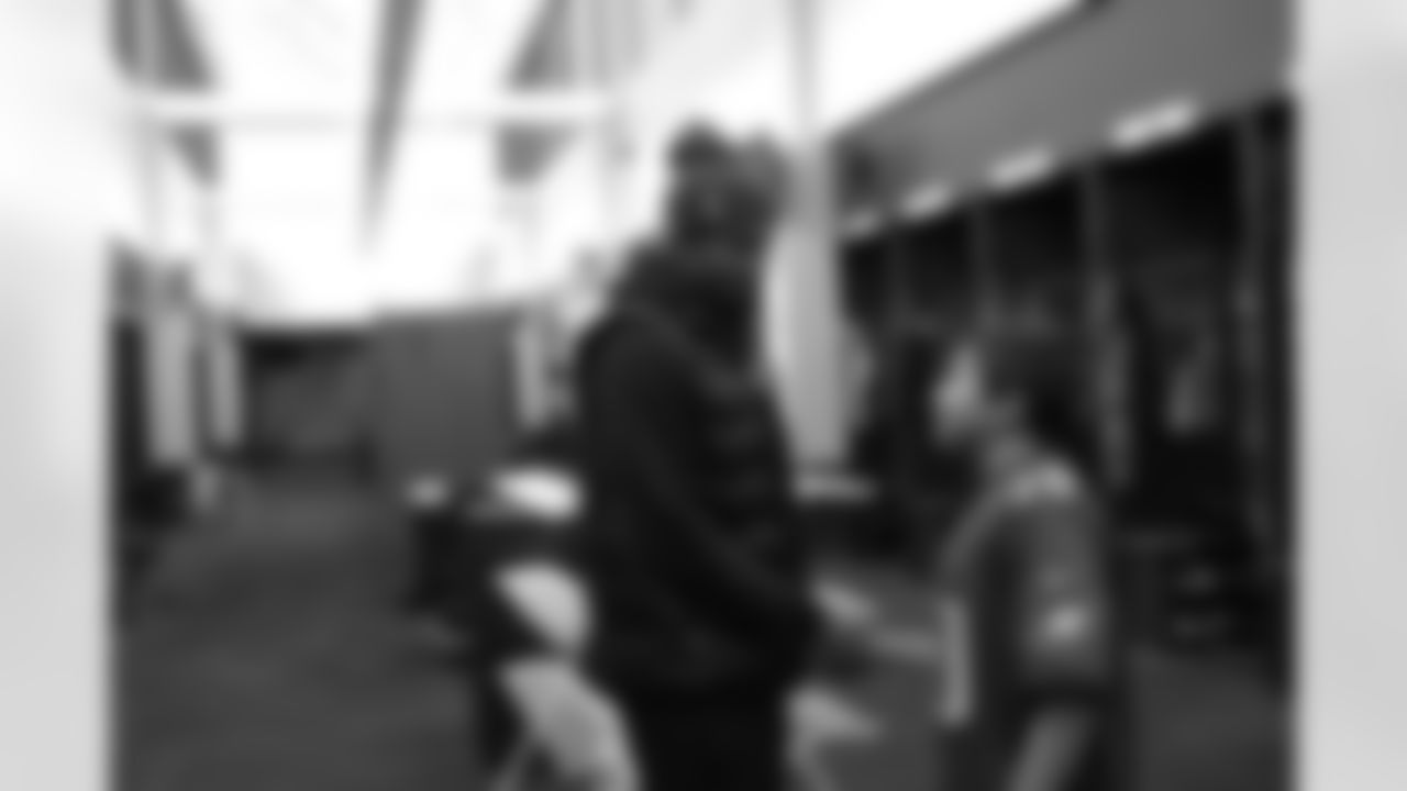 During his stop in the team's locker room, Nicholas met cornerback Nolan Carroll