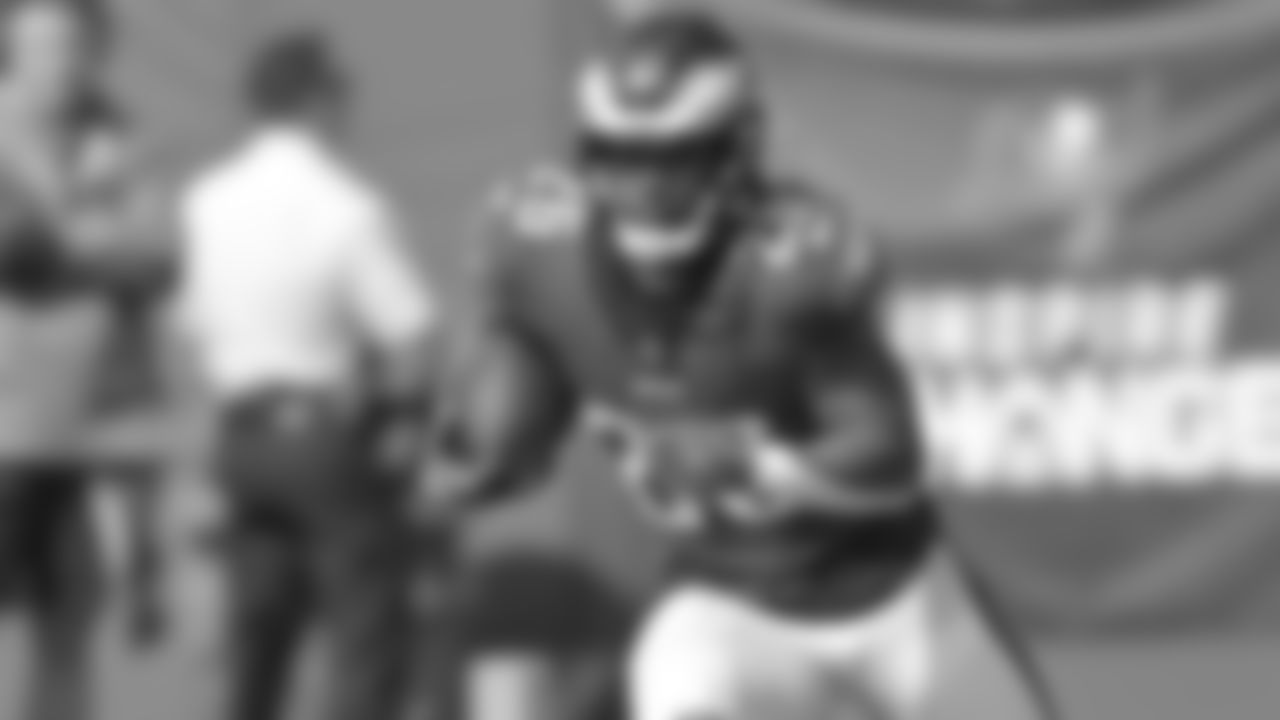 RB Miles Sanders