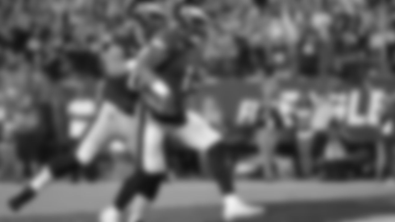QB Jalen Hurts