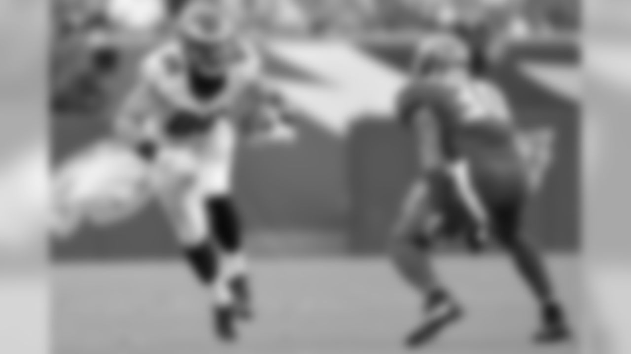 TE Zach Ertz