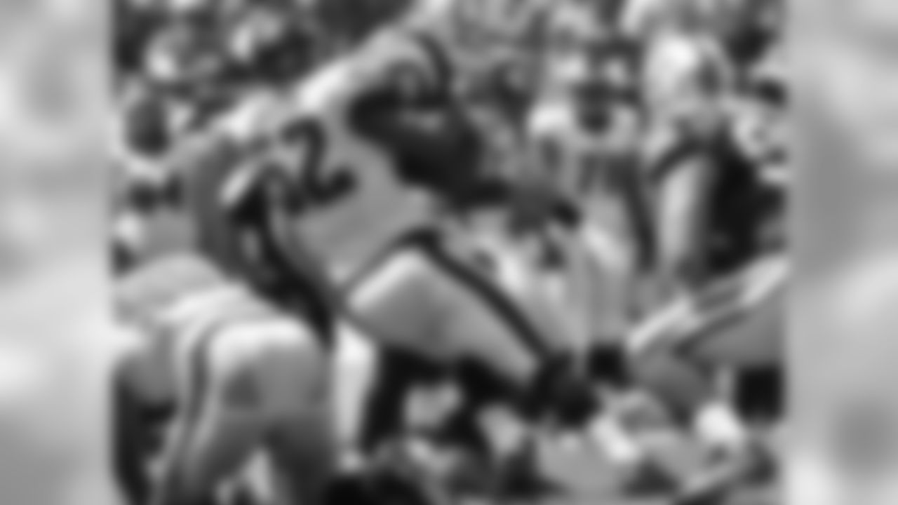 LB Brad Jones