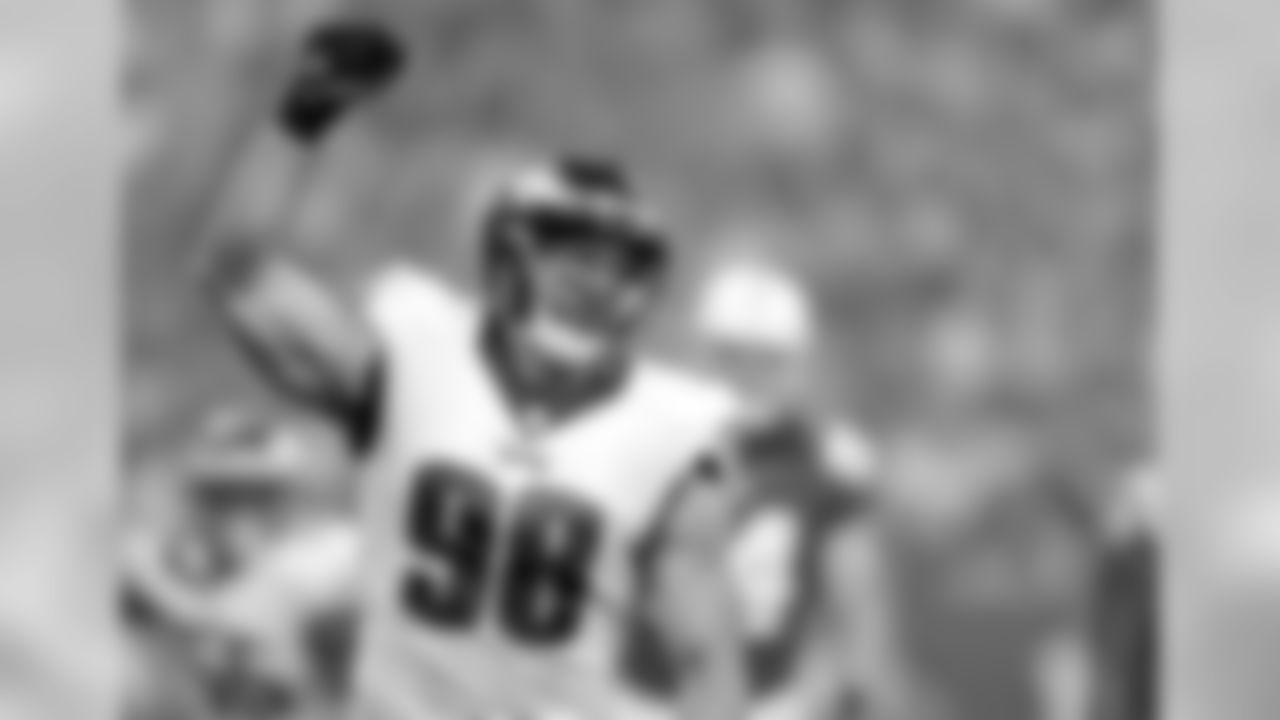 DE Connor Barwin