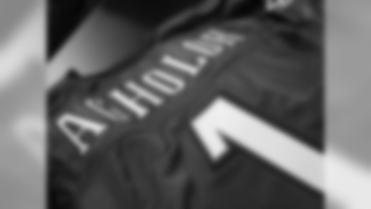 Agholor will wear number 17 for the Eagles
