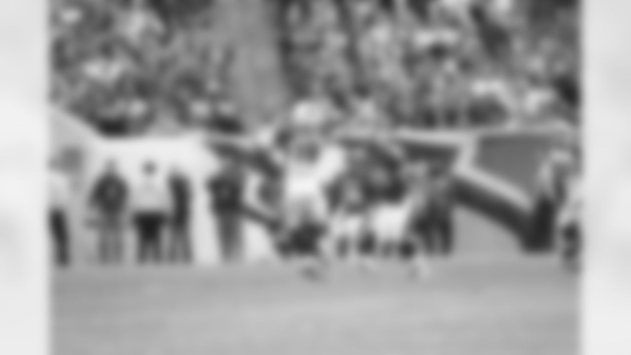 DE Trent Cole