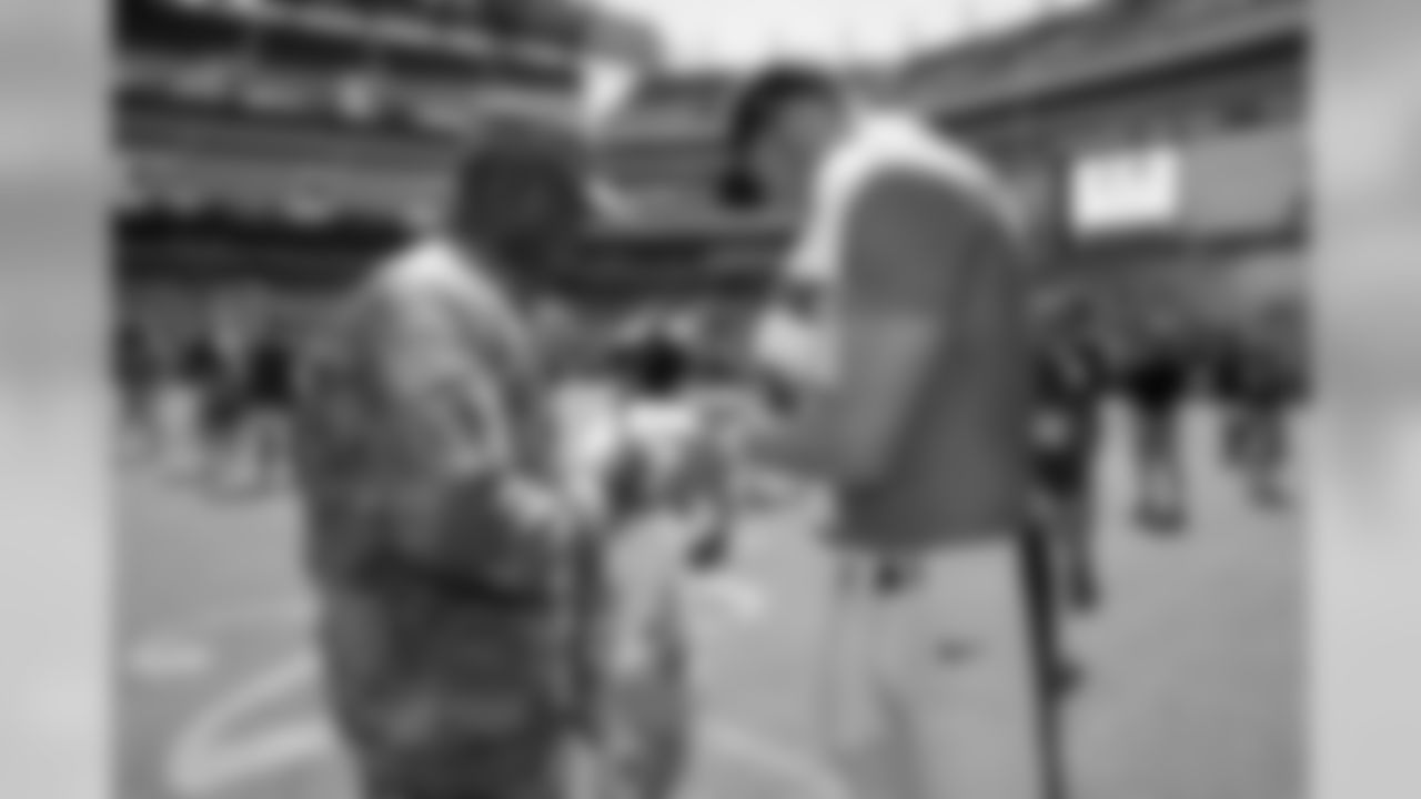 QB Carson Wentz