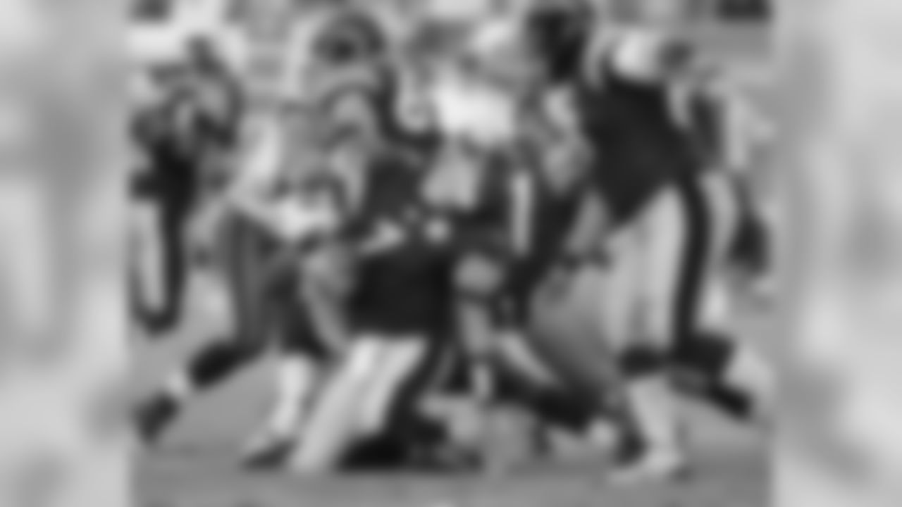DE Trent Cole on QB Ben Roethlisberger