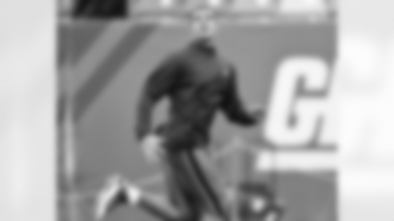TE Clay Harbor