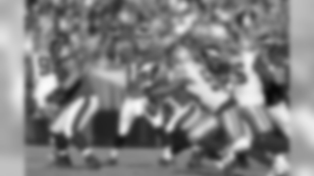 QB Carson Wentz