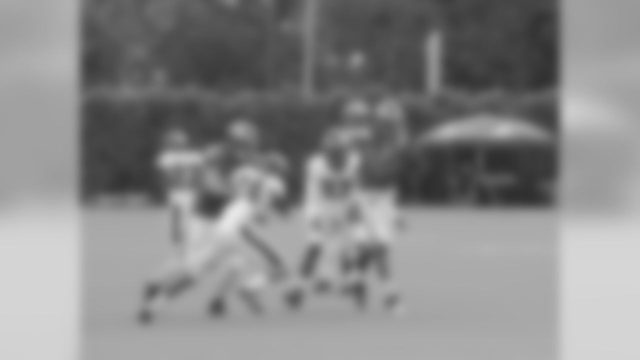 Receivers and DBs working together on coverage and routes