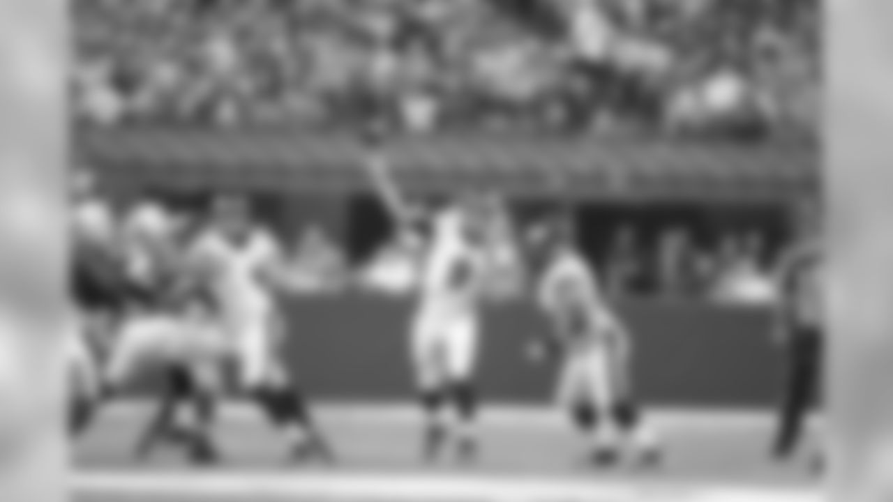 QB Nick Foles