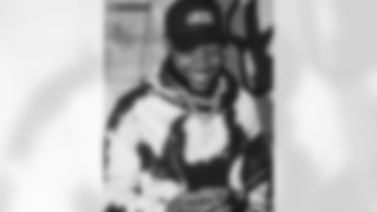 RB Miles Sanders: "I'm here and alive, everything else is a bonus!! Thank You all for all the birthday wishes"