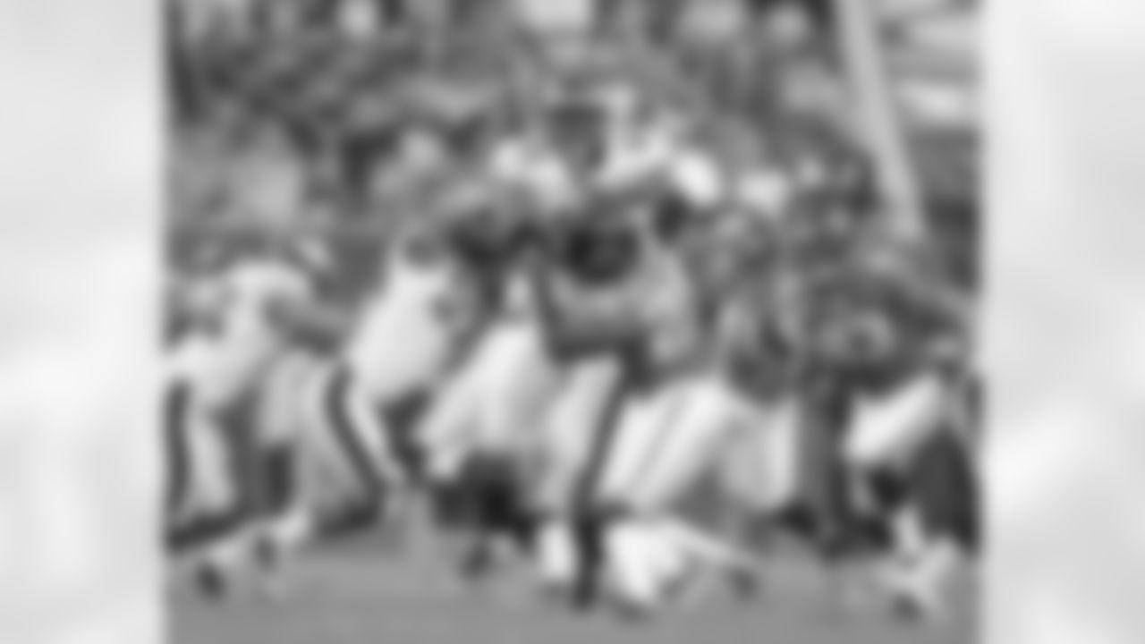 FB Marcus Mailei in action on special teams