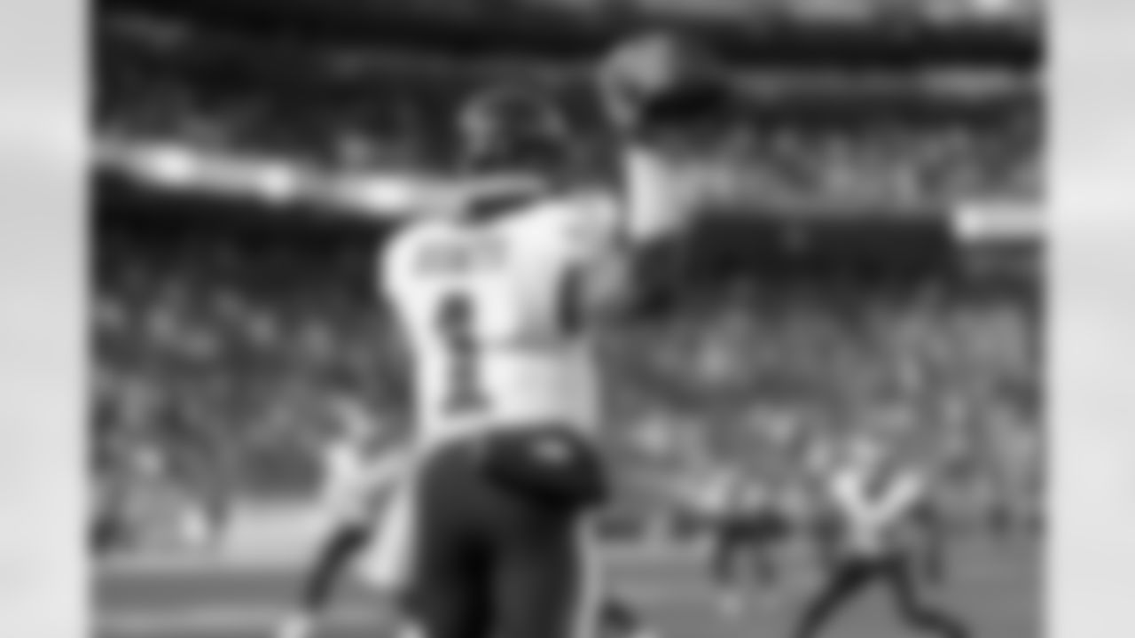 QB Jalen Hurts
