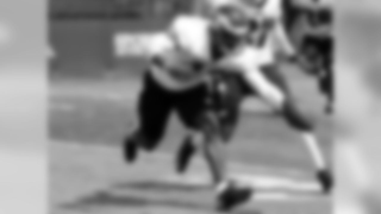 S Oshiomogho Atogwe reaches for the ball during practice