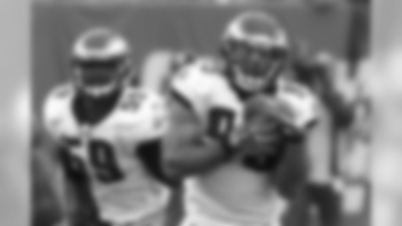 Eagles' LB Mychal Kendricks intercepts the pass from Giants' QB Eli Manning.