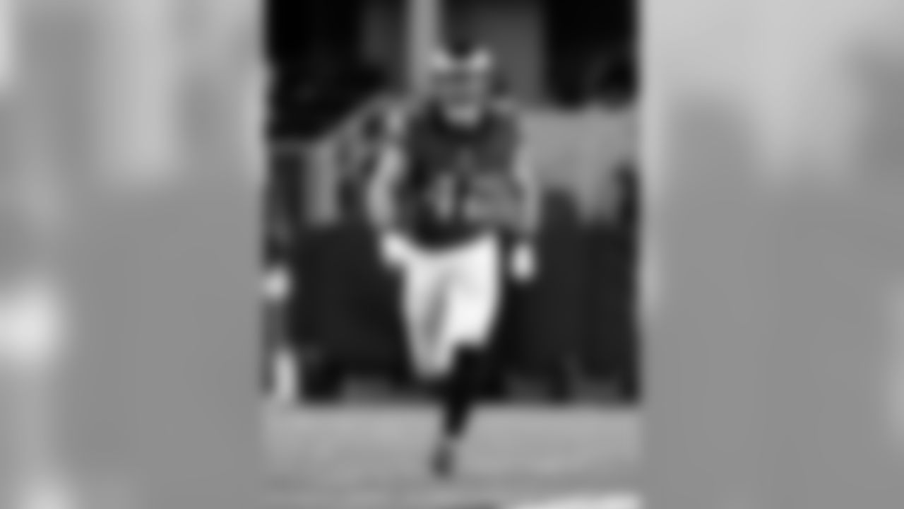 Chris Maragos is a special teams standout for the Eagles who previously played for the 49ers and Seahawks. During his time with the Seahawks, Maragos recorded 34 special teams tackles in 46 career games and was a part of the 2013 Super Bowl Championship team