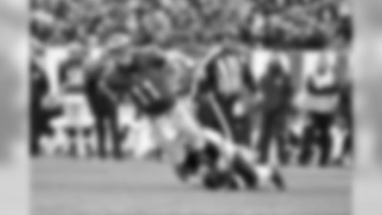 QB Carson Wentz gets the throw off in time