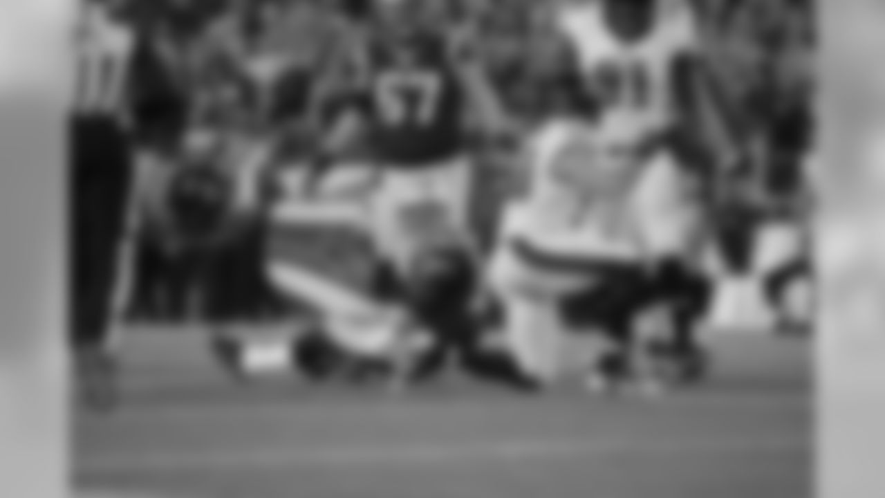 LB Connor Barwin