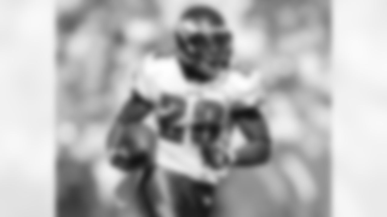 RB Correll Buckhalter on the run