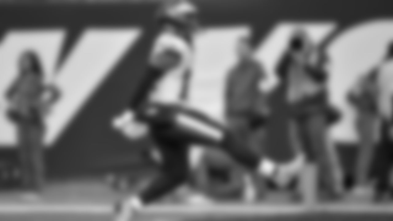 RB Kenneth Gainwell