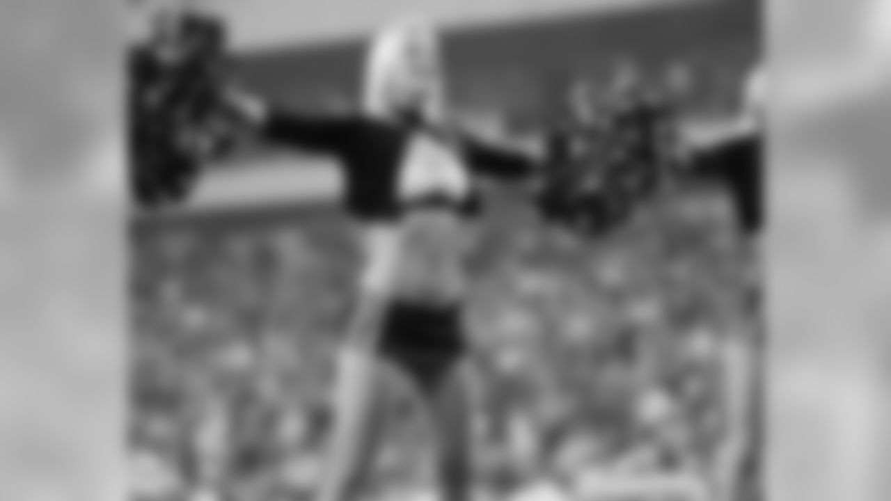 Cheerleader Devan