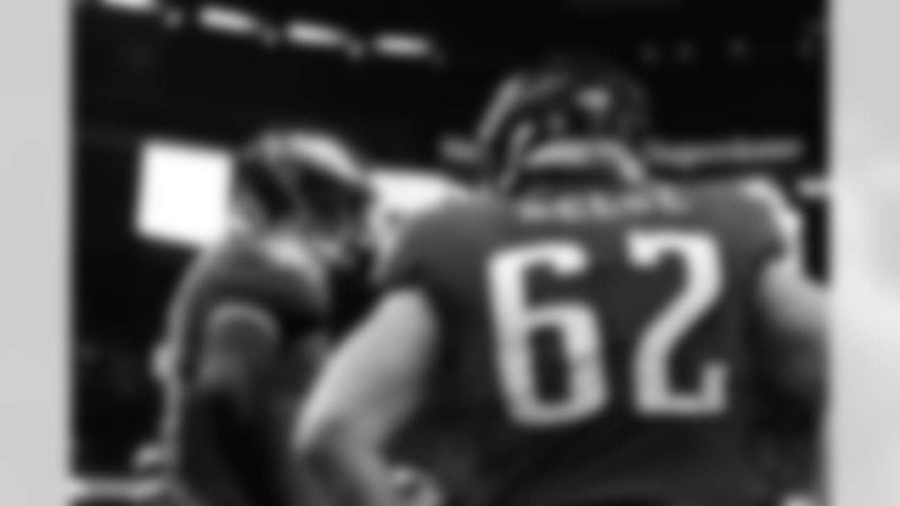 QB Carson Wentz and C Jason Kelce
Philadelphia Eagles vs. New Orleans Saints at the Mercedes-Benz Superdome on November 18, 2018