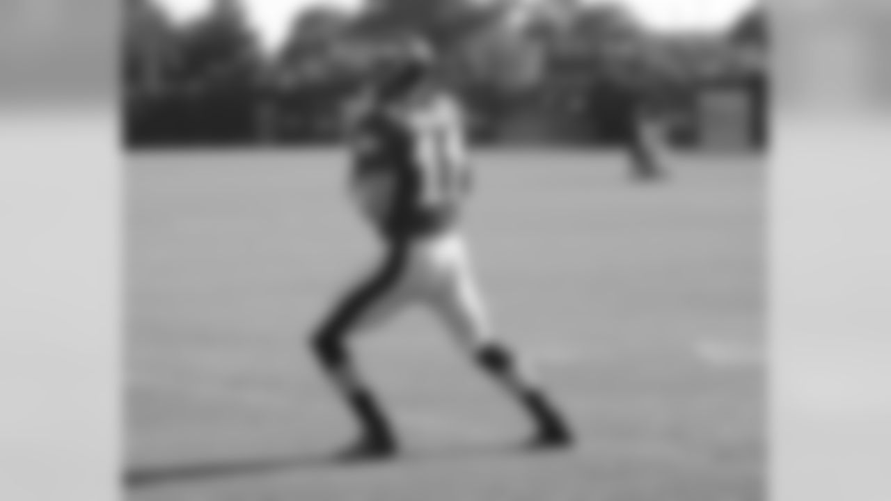 QB Carson Wentz