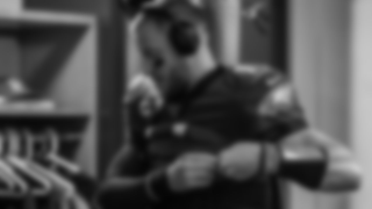 QB Carson Wentz
