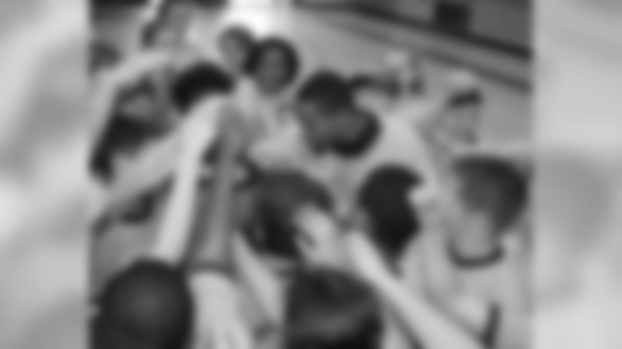 Jackson brought the children together for one last cheer