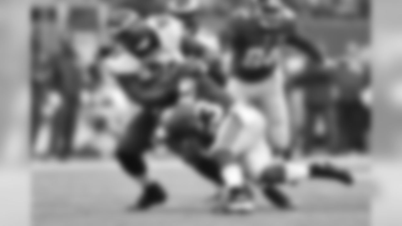 DT Bennie Logan with the big hit
