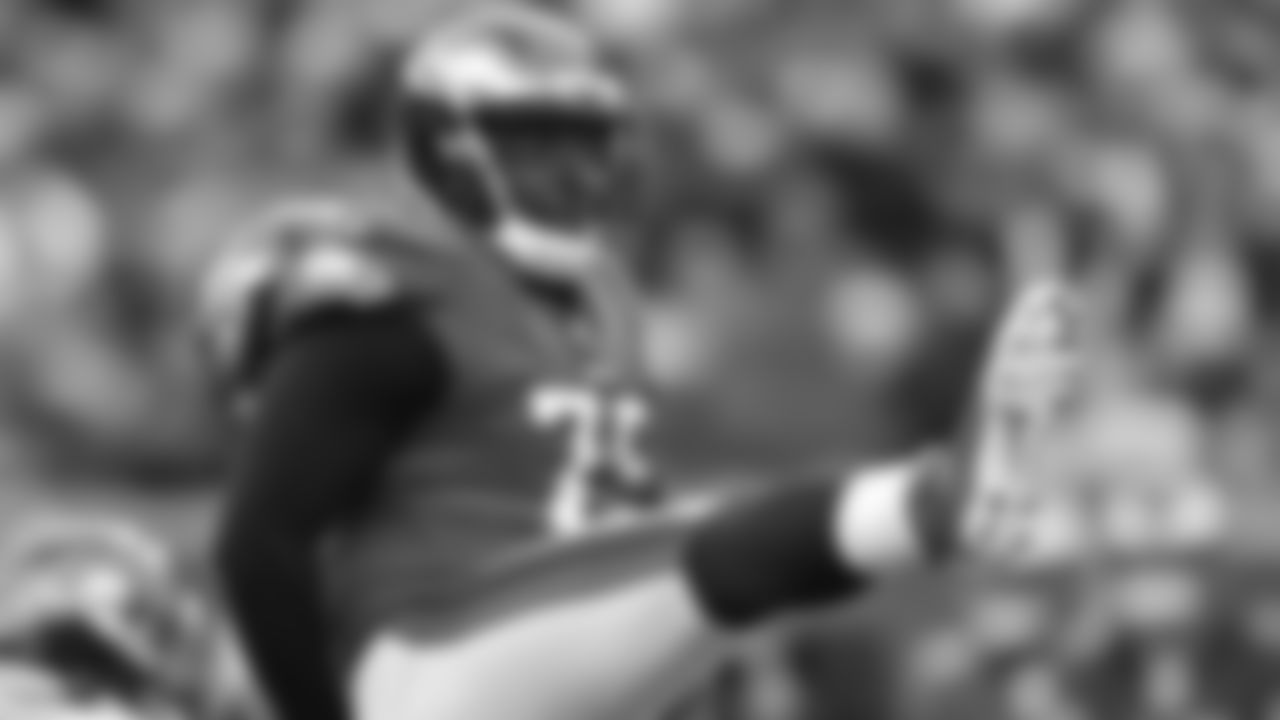 DE Vinny Curry