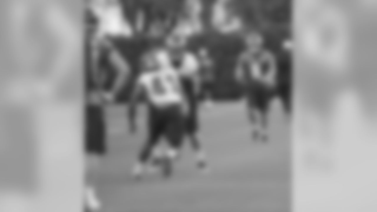 DB Randall Evans charges at LB Connor Barwin