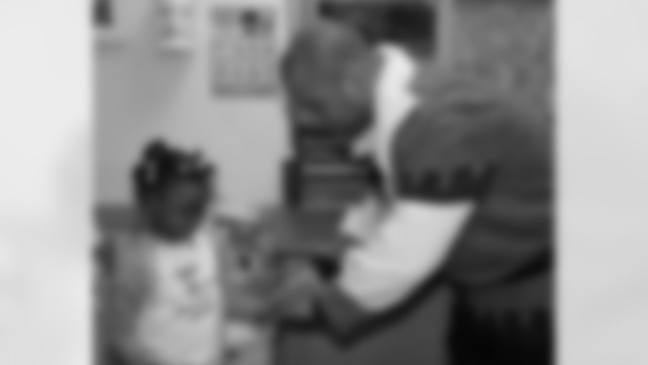 LS Jon Dorenbos performed for the kids