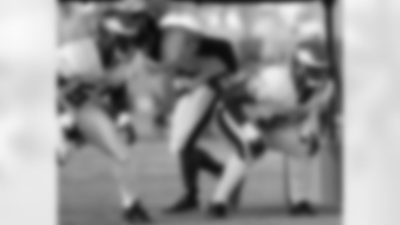 LBs Takeo Spikes and Jeremiah Trotter work in linebacker drill