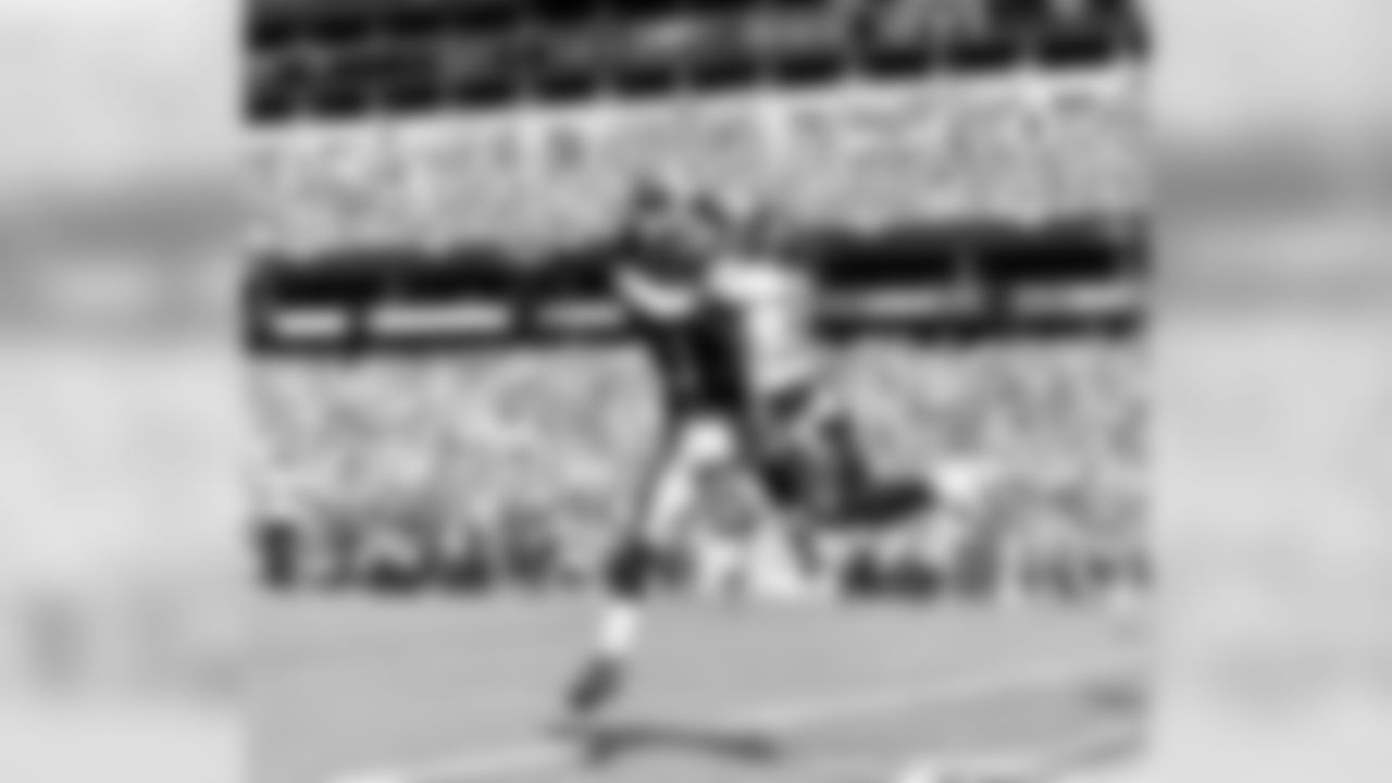 WR Alshon Jeffery catches a TD

Philadelphia Eagles vs. Tennessee Titans at Nissan Stadium on September 30, 2018