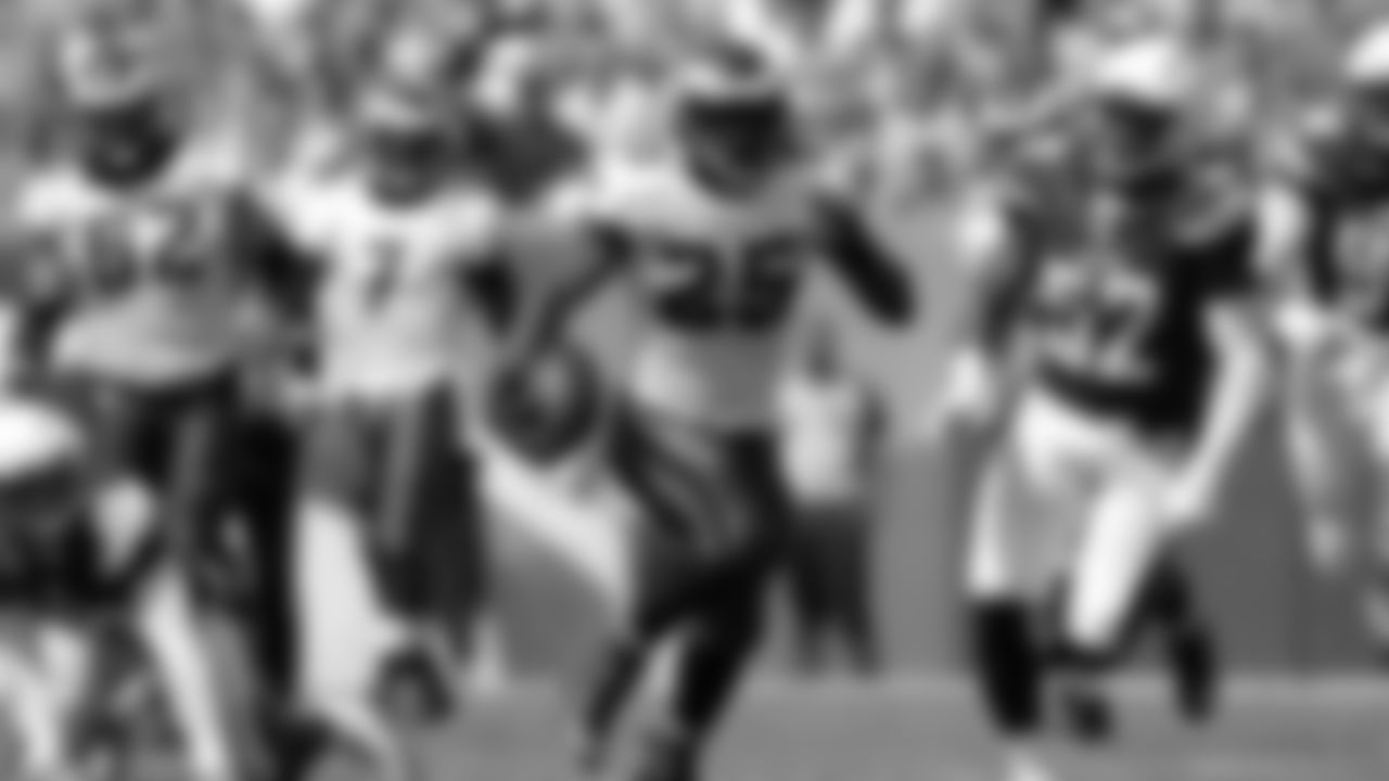 Eagles' running back LeSean McCoy runs out in the open field after a first quarter reception.