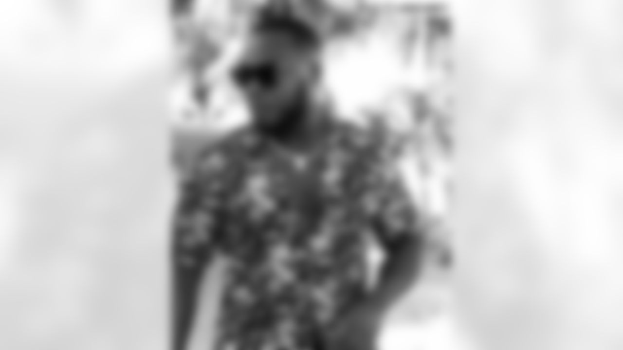 DT Grady Jarrett: "🌴😎🌴"