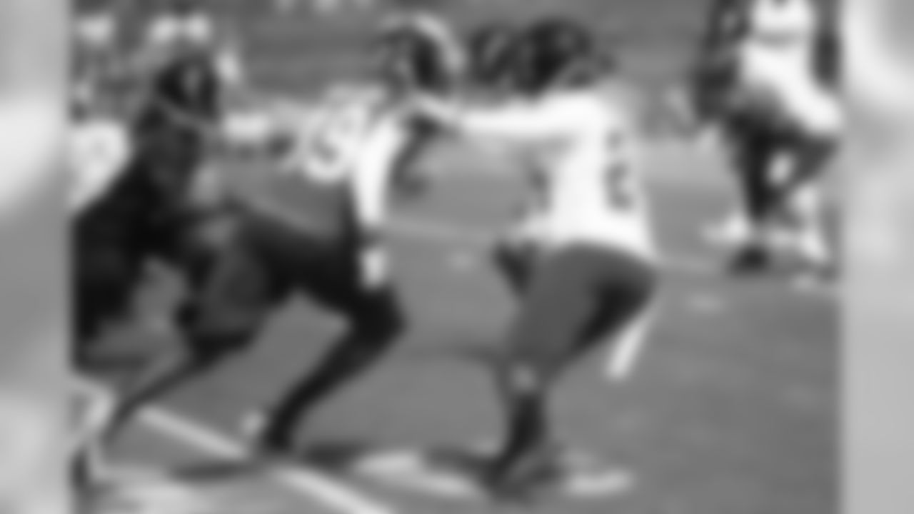 WR Kenny Stafford and CB Dominique Franks work a drill // 2012 Atlanta Falcons Minicamp - Day 2 // June 20, 2012 // Flowery Branch, Ga. -