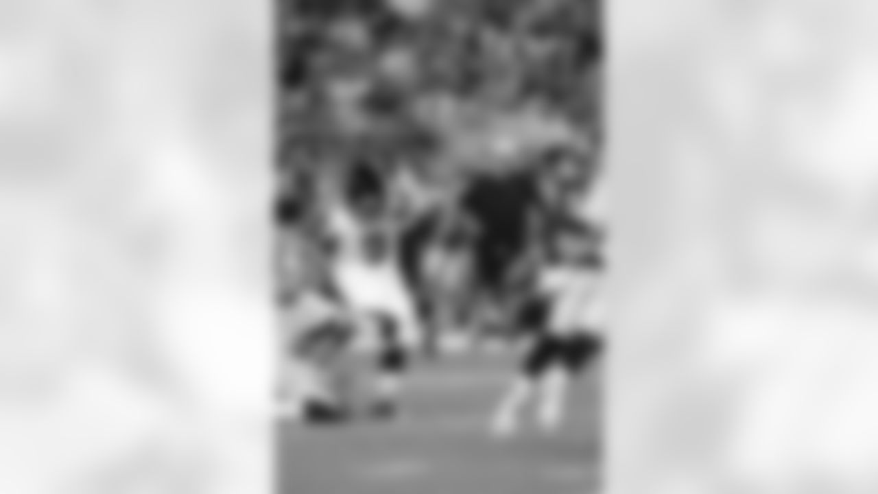 The Falcons and Steelers face off in Pittsburgh during the third preseason game for both teams // Falcons at Steelers - Preseason // Pittsburgh —