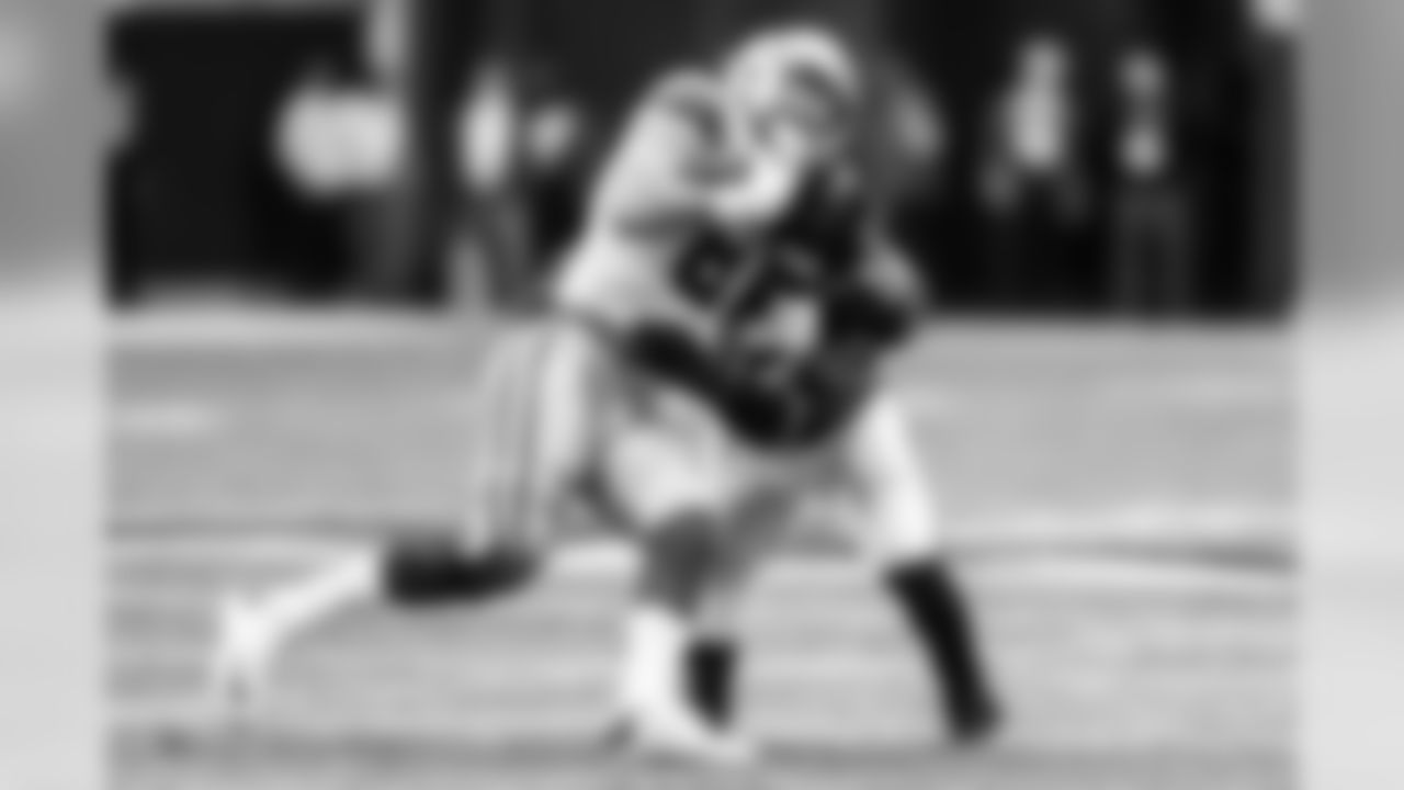 LB Foye Oluokun