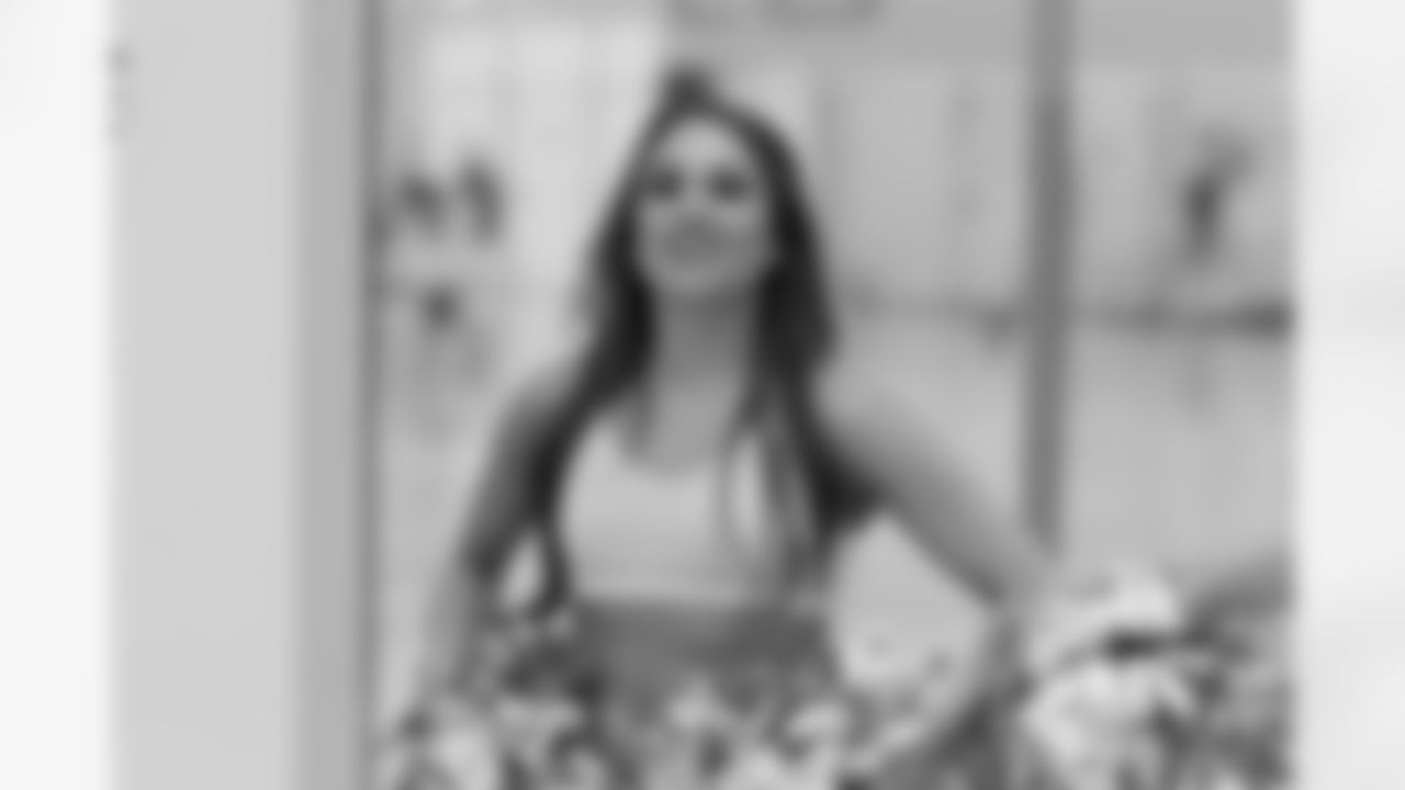 Lindsay M. // Atlanta Falcons Cheerleaders Practice // 7/7/2011 // Atlanta -