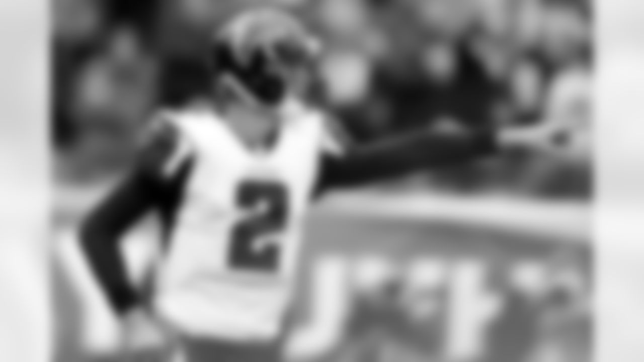 Atlanta Falcons quarterback Matt Ryan gestures during the first half of an NFL football game against the Philadelphia Eagles, Sunday, Oct. 28, 2012, in Philadelphia. (AP Photo/Mel Evans)