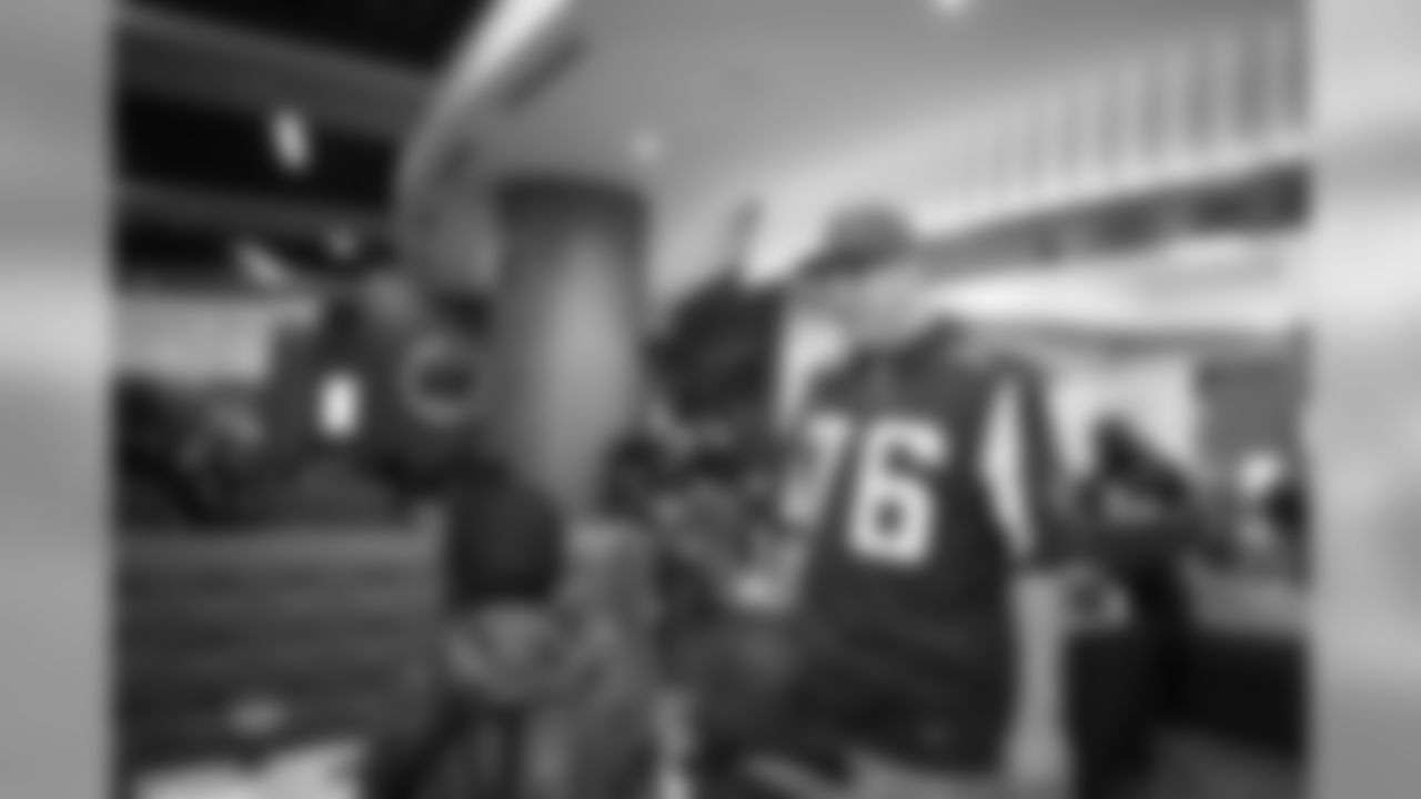 T Daniel Brunskill
Atlanta Falcons/Carmen Mandato