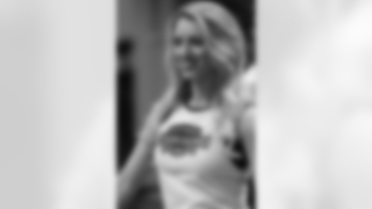 The Atlanta Falcons are looking for enthusiastic ladies with a dance/cheer background, a positive attitude, a winning smile and dedication to be the best. - Learn More