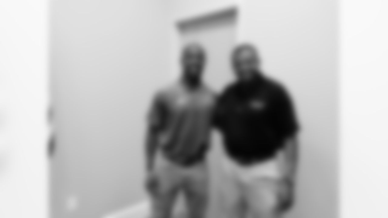 CB Taveze Calhoun