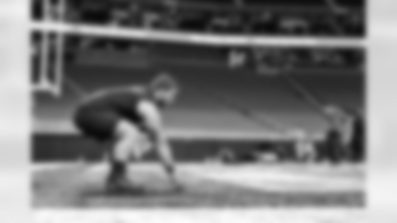 Atlanta Falcons center Drew Dalman #67 warms up prior to a game against the Cleveland Browns at Mercedes-Benz Stadium in Atlanta, Georgia on Sunday, August 29, 2021. (Photo by Dakota Williams/Atlanta Falcons)